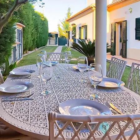 別荘 Vila Montechoro T5 Com Piscina Privada Hsrentals *