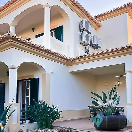 Vila Montechoro T5 Com Piscina Privada Hsrentals 別荘 *